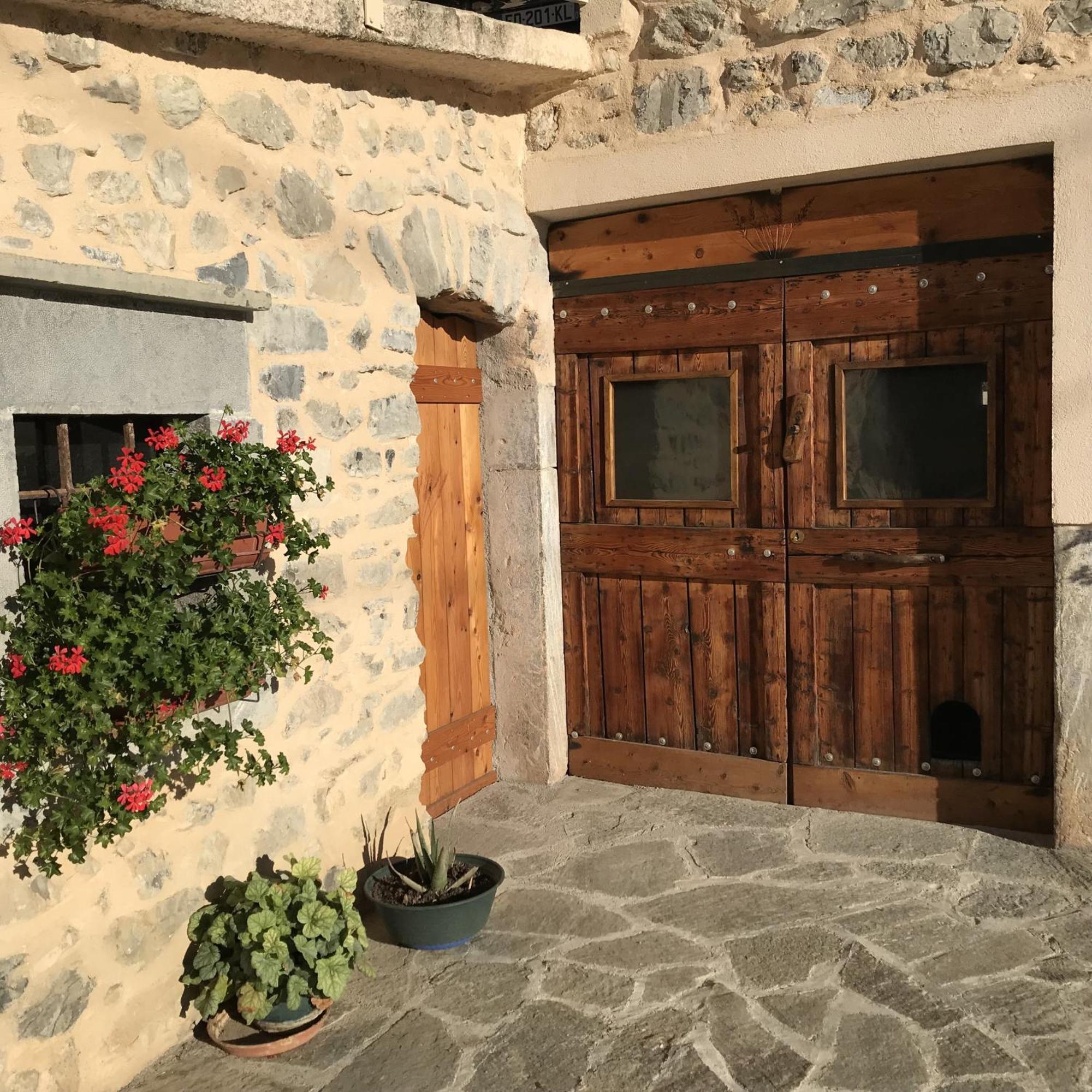 Le Rocher Des Ducs, Vue Sur Montagne, Abris Voitures Et Motos Le Glaizil エクステリア 写真